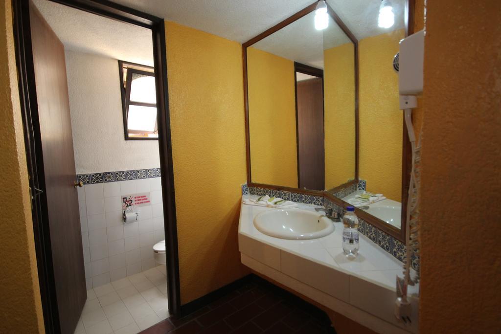 Hotel Plaza Santo Domingo San Cristóbal de Las Casas 部屋 写真
