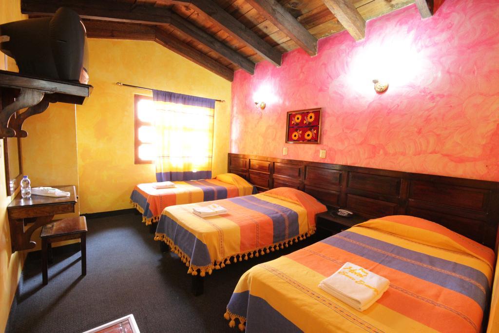 Hotel Plaza Santo Domingo San Cristóbal de Las Casas 部屋 写真