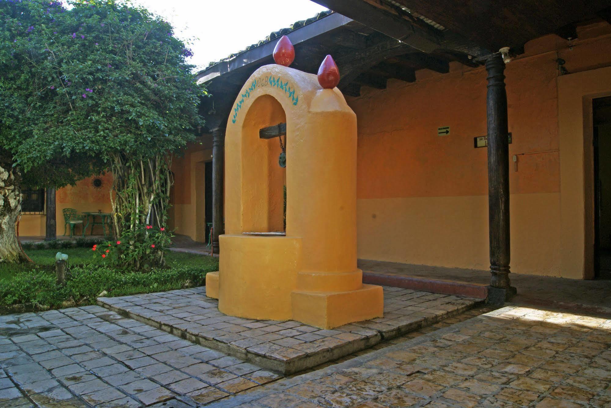 Hotel Plaza Santo Domingo San Cristóbal de Las Casas エクステリア 写真