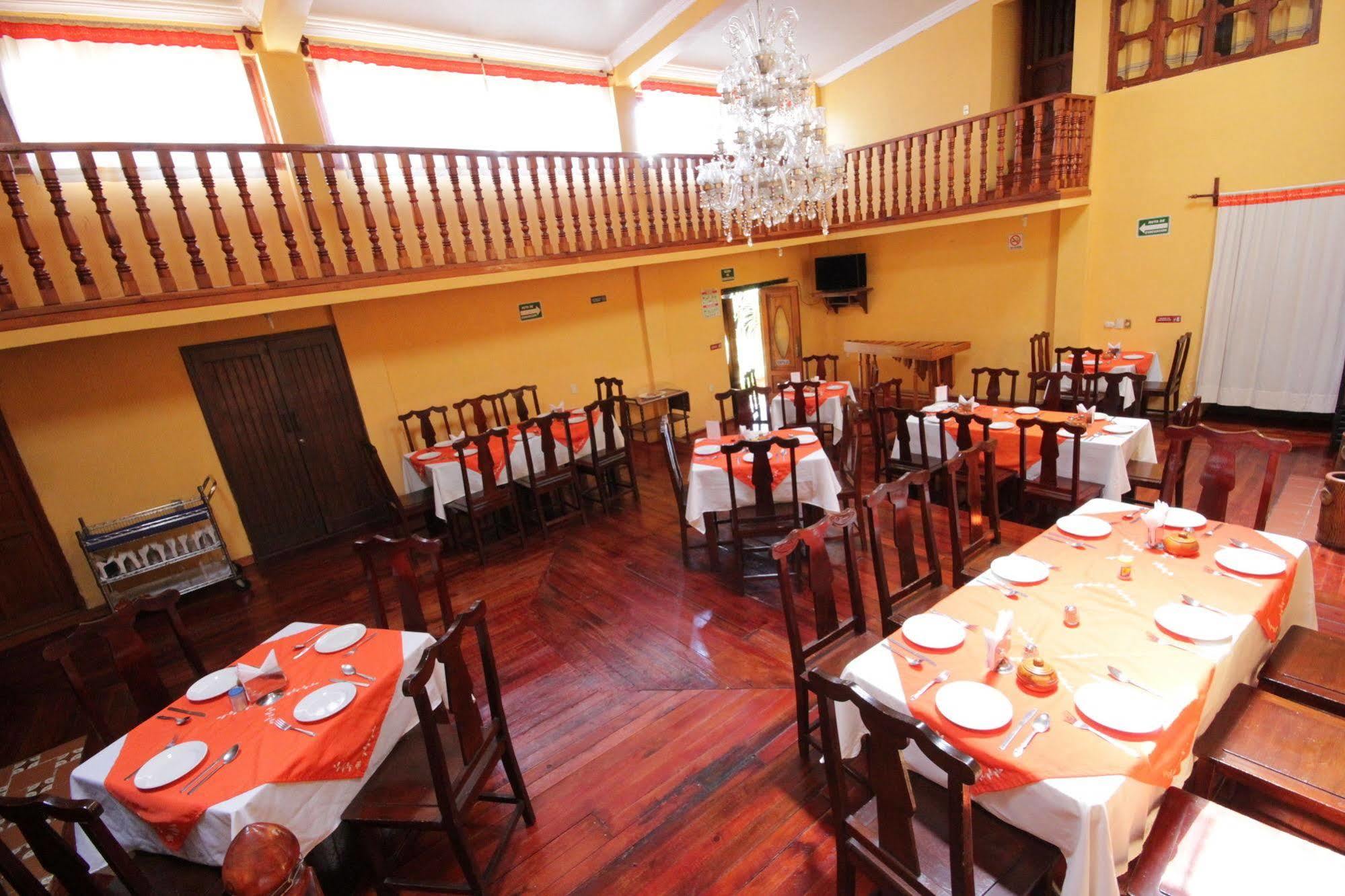 Hotel Plaza Santo Domingo San Cristóbal de Las Casas エクステリア 写真