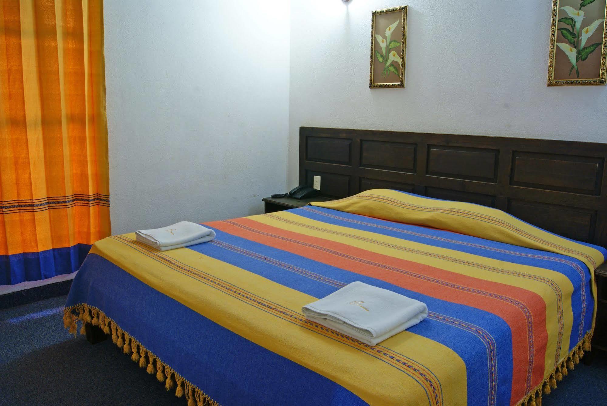 Hotel Plaza Santo Domingo San Cristóbal de Las Casas エクステリア 写真
