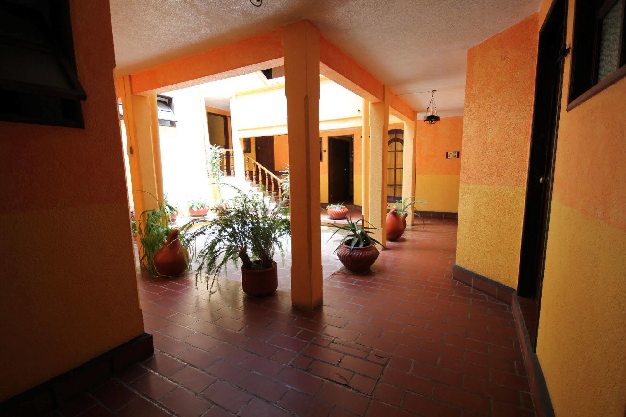 Hotel Plaza Santo Domingo San Cristóbal de Las Casas エクステリア 写真